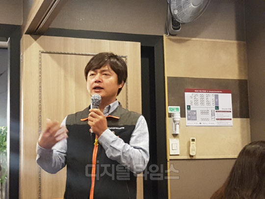 김현정 전국사무금융서비스노동조합 위원장이 12일 서울 여의도 기자간담회에서 주식거래시간 원상 회복 요구에 대해 발언하고 있다. <사진=김민주 기자>